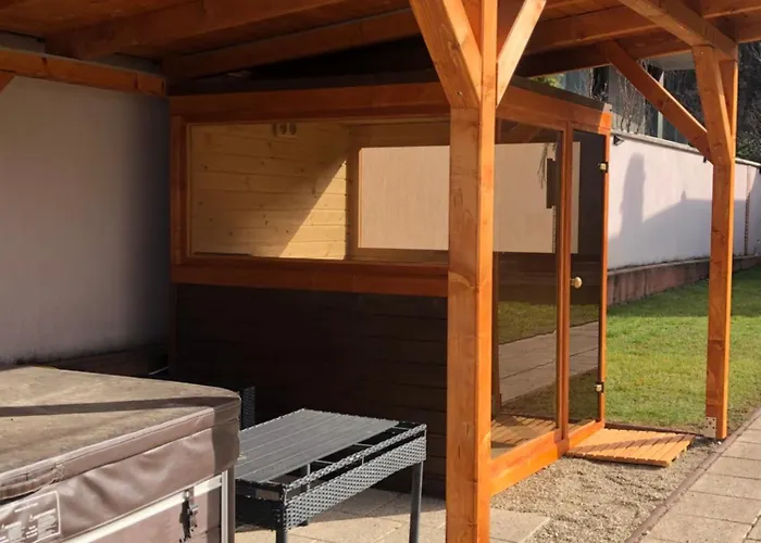 Sunset Apartmanhaz *