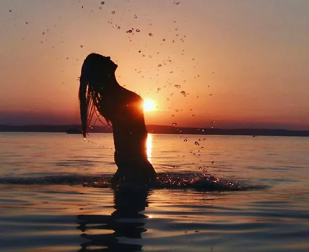 Sunset Apartmanhaz *