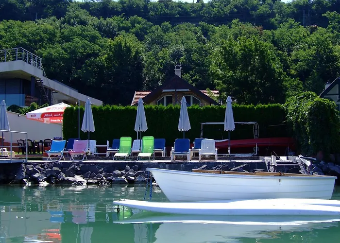 Sunset Apartmanhaz *